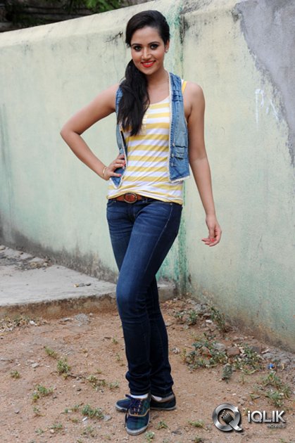 Sunitha-Rana-at-Galipatam-Movie-Press-Meet